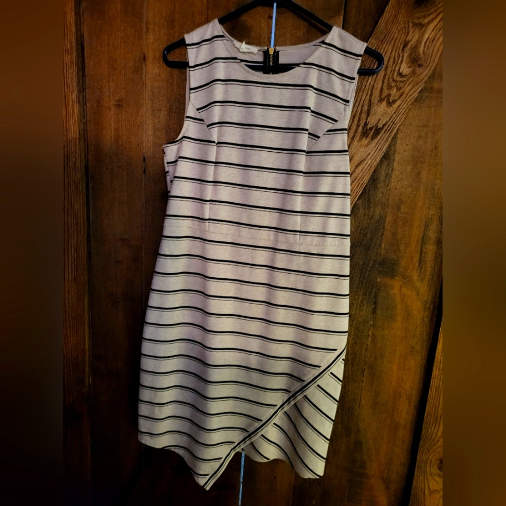 Asymmetrical Black and White Sheath Dress with Knee-Length and Crew Neck